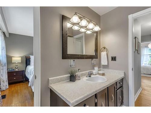 4439 Hawthorne Drive, Burlington, ON - Indoor Photo Showing Bathroom