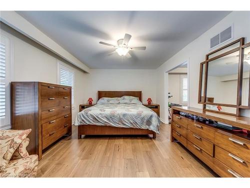 27 Arkendo Drive, Oakville, ON - Indoor Photo Showing Bedroom