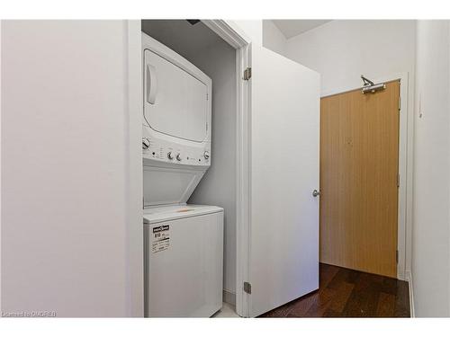 508-2520 Eglinton Avenue W, Mississauga, ON - Indoor Photo Showing Laundry Room