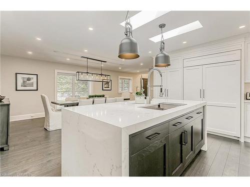 1386 Willowdown Road, Oakville, ON - Indoor Photo Showing Kitchen With Upgraded Kitchen