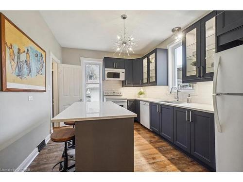 95 Scott Street, Kitchener, ON - Indoor Photo Showing Kitchen