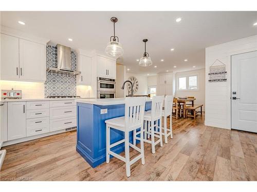 23 Regis Court, Hamilton, ON - Indoor Photo Showing Kitchen With Upgraded Kitchen