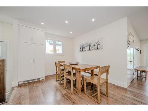 23 Regis Court, Hamilton, ON - Indoor Photo Showing Dining Room