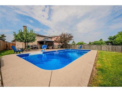 23 Regis Court, Hamilton, ON - Outdoor With In Ground Pool With Backyard