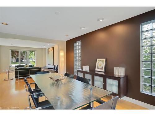 1152 Surrey Court, Mississauga, ON - Indoor Photo Showing Dining Room