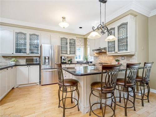 15 Trillium Terrace, Halton Hills, ON - Indoor Photo Showing Kitchen With Upgraded Kitchen