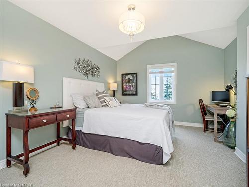 15 Trillium Terrace, Halton Hills, ON - Indoor Photo Showing Bedroom