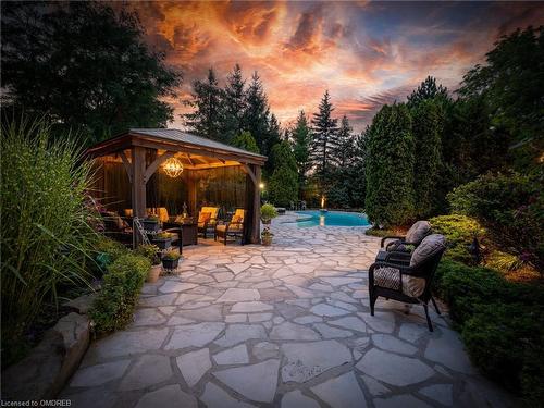 15 Trillium Terrace, Halton Hills, ON - Outdoor With In Ground Pool With Backyard