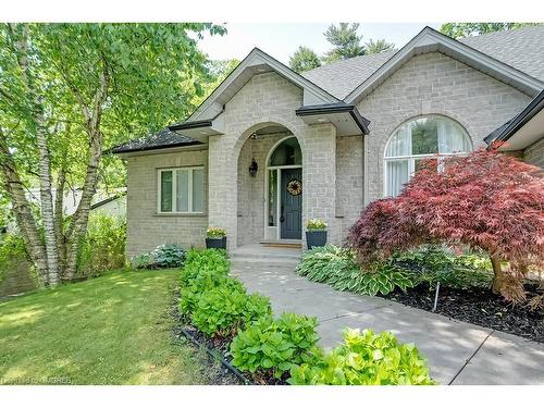 810 Belhaven Crescent, Burlington, ON - Outdoor