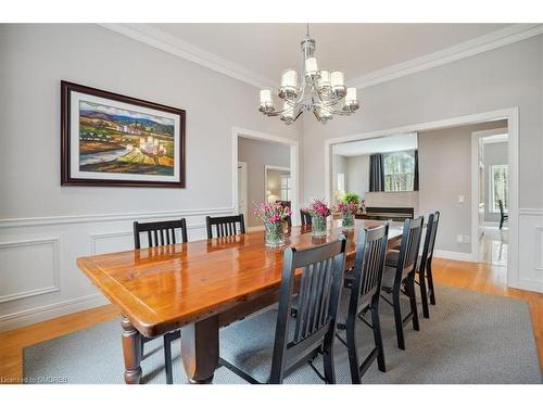 810 Belhaven Crescent, Burlington, ON - Indoor Photo Showing Dining Room