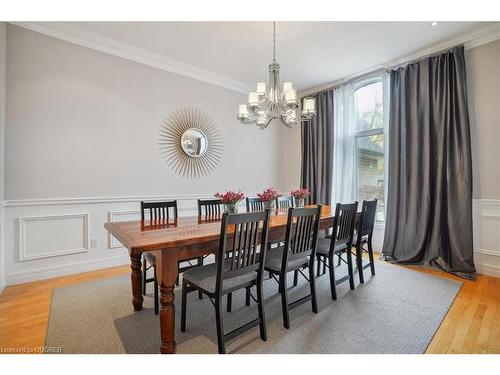 810 Belhaven Crescent, Burlington, ON - Indoor Photo Showing Dining Room