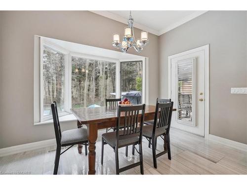 810 Belhaven Crescent, Burlington, ON - Indoor Photo Showing Dining Room