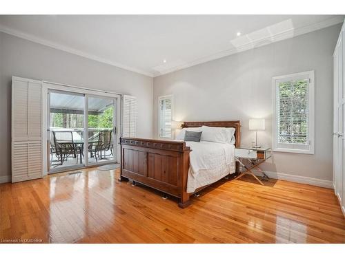 810 Belhaven Crescent, Burlington, ON - Indoor Photo Showing Bedroom