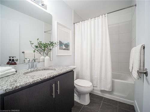 102-2490 Old Bronte Road Road, Oakville, ON - Indoor Photo Showing Bathroom
