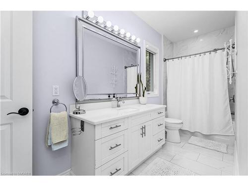 9558 5 Side Road, Erin, ON - Indoor Photo Showing Bathroom