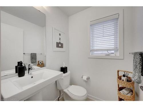 67 Sherway Street, Hamilton, ON - Indoor Photo Showing Bathroom