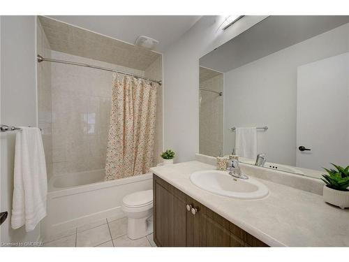 67 Sherway Street, Hamilton, ON - Indoor Photo Showing Bathroom