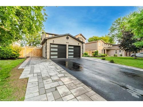 800 Clements Drive, Milton, ON - Outdoor