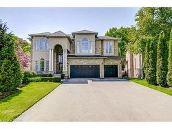 168 Diiorio Circle  Ancaster, ON L9K 1T3