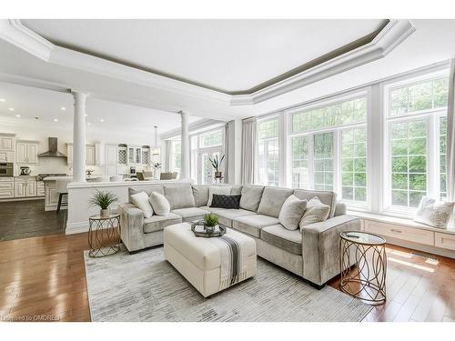 168 Diiorio Circle, Ancaster, ON - Indoor Photo Showing Living Room