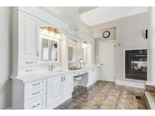 168 Diiorio Circle, Ancaster, ON - Indoor Photo Showing Bathroom