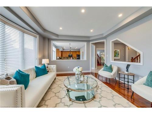 2216 Lapsley Crescent, Oakville, ON - Indoor Photo Showing Living Room