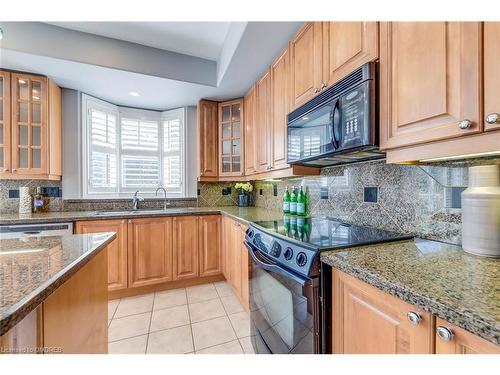 2216 Lapsley Crescent, Oakville, ON - Indoor Photo Showing Kitchen With Double Sink