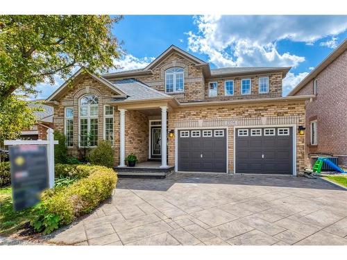 2216 Lapsley Crescent, Oakville, ON - Outdoor With Facade