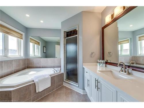 2216 Lapsley Crescent, Oakville, ON - Indoor Photo Showing Bathroom