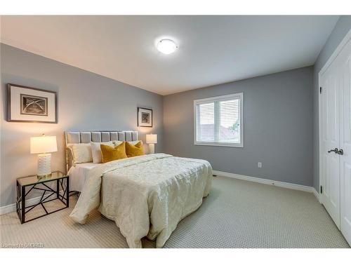 2216 Lapsley Crescent, Oakville, ON - Indoor Photo Showing Bedroom