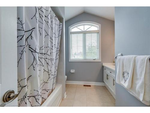 2216 Lapsley Crescent, Oakville, ON - Indoor