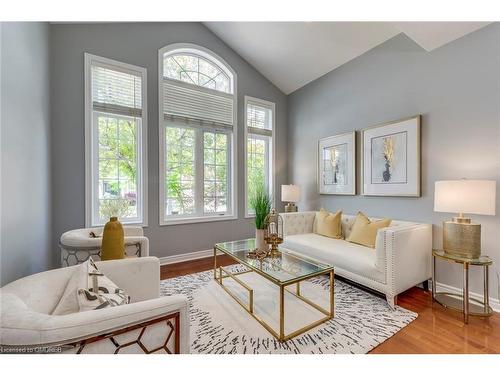 2216 Lapsley Crescent, Oakville, ON - Indoor Photo Showing Living Room