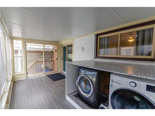 2389 Barclay Road, Burlington, ON - Indoor Photo Showing Laundry Room