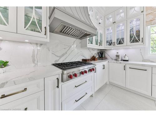 1420 Stavebank Road, Mississauga, ON - Indoor Photo Showing Kitchen