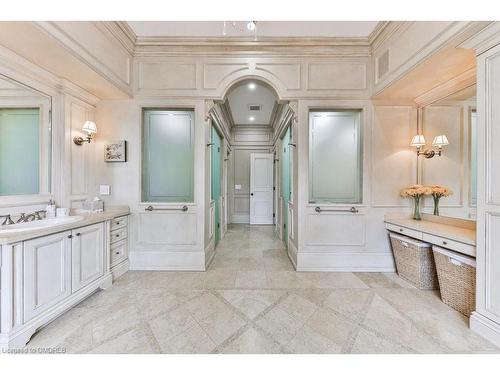 1420 Stavebank Road, Mississauga, ON - Indoor Photo Showing Bathroom