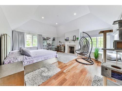 1420 Stavebank Road, Mississauga, ON - Indoor Photo Showing Bedroom