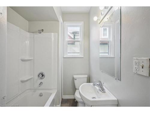 Main-33 Rose Avenue, Brantford, ON - Indoor Photo Showing Bathroom