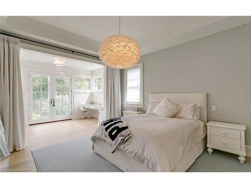 27 Park Avenue, Oakville, ON - Indoor Photo Showing Bedroom