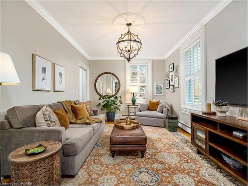 22 Mary Street, Milton, ON - Indoor Photo Showing Living Room