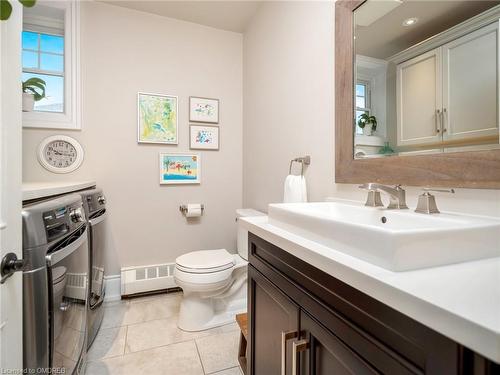 22 Mary Street, Milton, ON - Indoor Photo Showing Bathroom