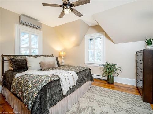 22 Mary Street, Milton, ON - Indoor Photo Showing Bedroom