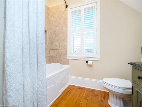 22 Mary Street, Milton, ON - Indoor Photo Showing Bathroom