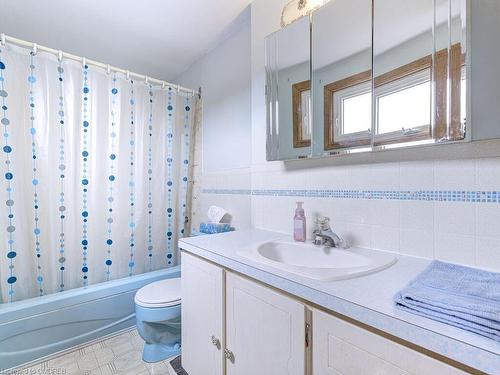 62 Mountbatten Drive, Hamilton, ON - Indoor Photo Showing Bathroom