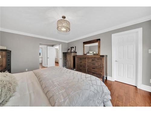 5622 Appleby Line, Burlington, ON - Indoor Photo Showing Bedroom