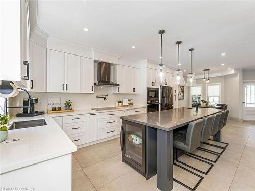 35 Woodlawn Court, Dundas, ON - Indoor Photo Showing Kitchen With Upgraded Kitchen