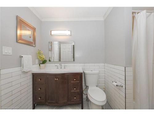 70 Aylmer Crescent, Stoney Creek, ON - Indoor Photo Showing Bathroom