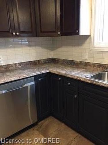 102 Elma Street, St. Catharines, ON - Indoor Photo Showing Kitchen