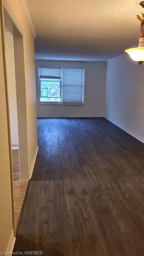 102 Elma Street, St. Catharines, ON - Indoor Photo Showing Other Room