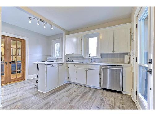 34 South Oval, Hamilton, ON - Indoor Photo Showing Kitchen