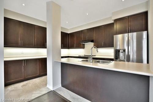 29 Kelso Drive, Caledonia, ON - Indoor Photo Showing Kitchen With Double Sink